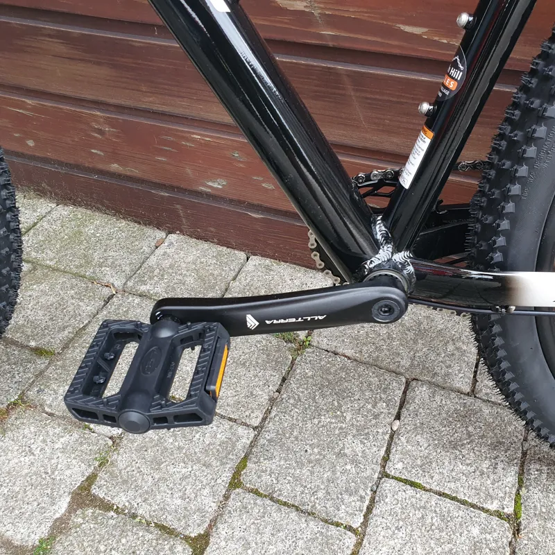 2021 GT Avalanche Comp Mountain Bike in Black-11